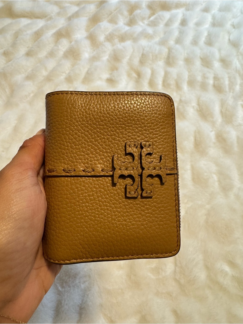 Tan Pebbled Leather Zip Wallet with Logo Accent! BRAND NEW AND FREE GWP 😍😍 - Picture 2 of 16